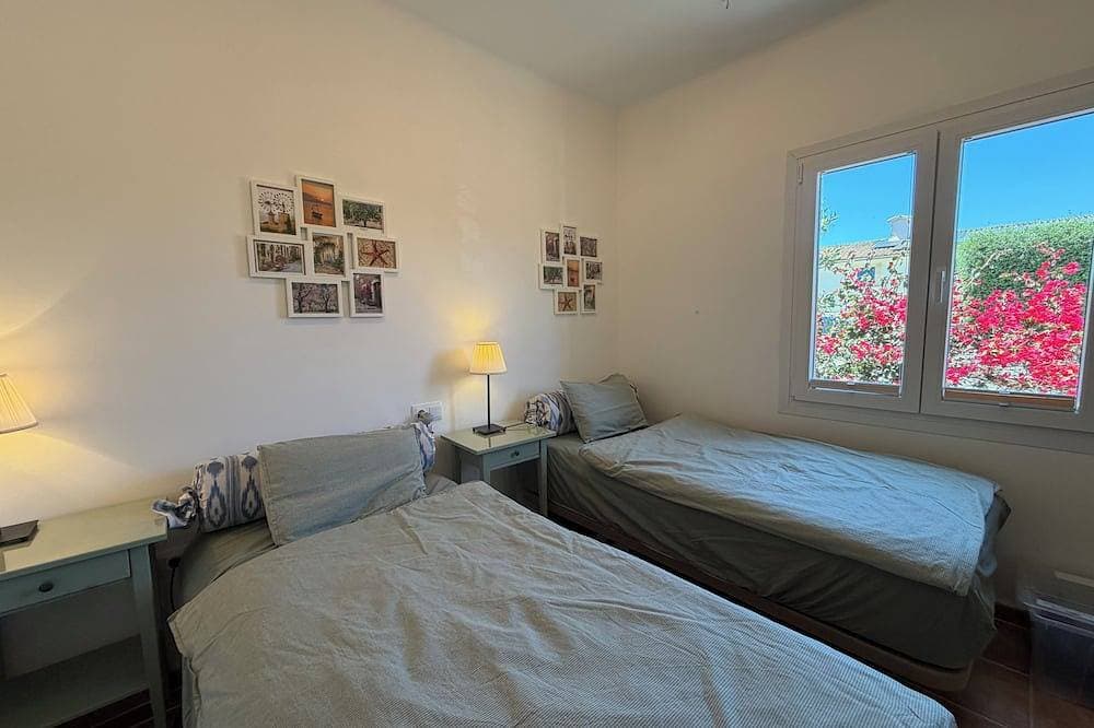 Foto 3 von 29: Ruhig gelegenes 4-Personen Ferienhaus mit Garten, Dachterrasse mit Meerblick