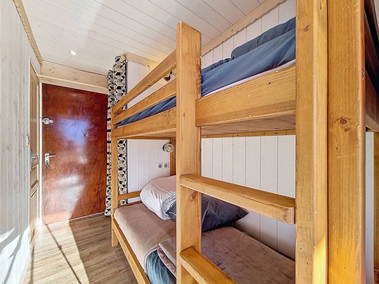 Foto 8 von 18: Renoviertes helles Studio, Ski-in/Ski-out, Balkon, 3 Personen