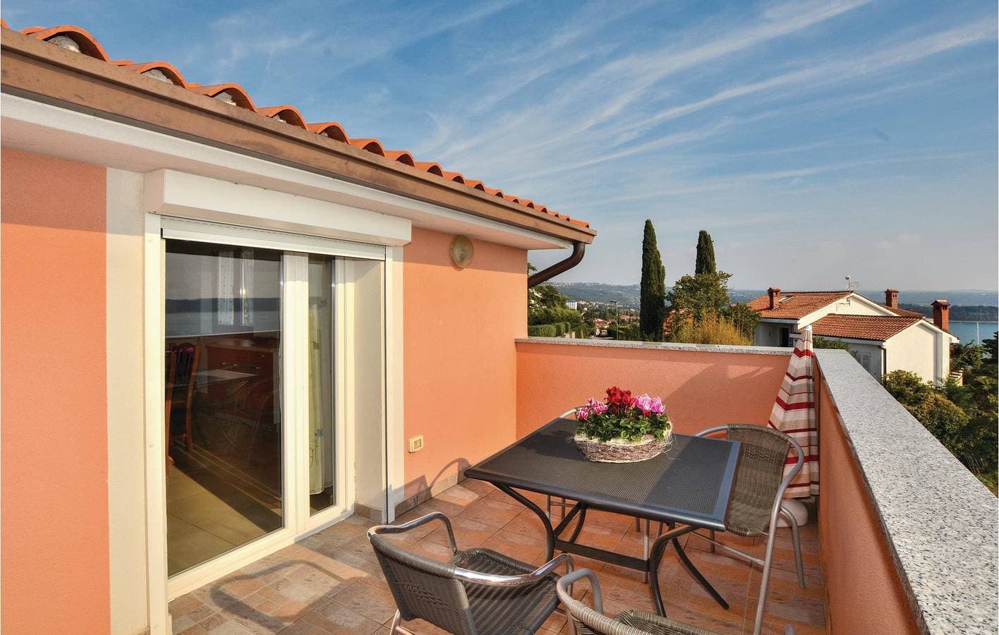 Foto 9 von 16: Ferienwohnung für 5 Personen mit Terrasse