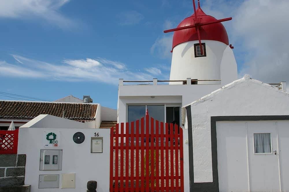 Foto 10 von 30: Grindstone Strand Mill - Graciosa, Azoren (Ter - Villa)