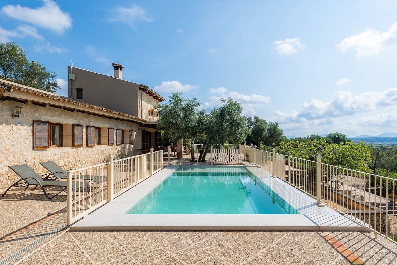 Foto 2 von 28: Villa 'Ses Nines' mit Bergblick, WLAN und Privatem Pool