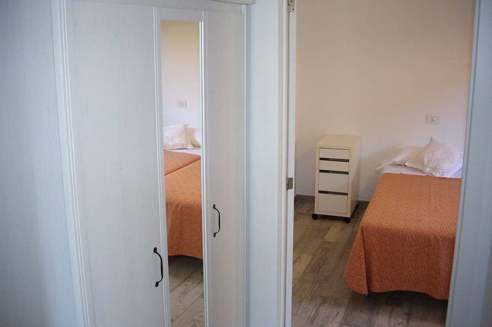 Foto 3 von 30: Zwei Barrancos (3). - 1 Schlafzimmer mit Doppelbett, Wohnküche, Schlafsofa, Badezimmer. Pool