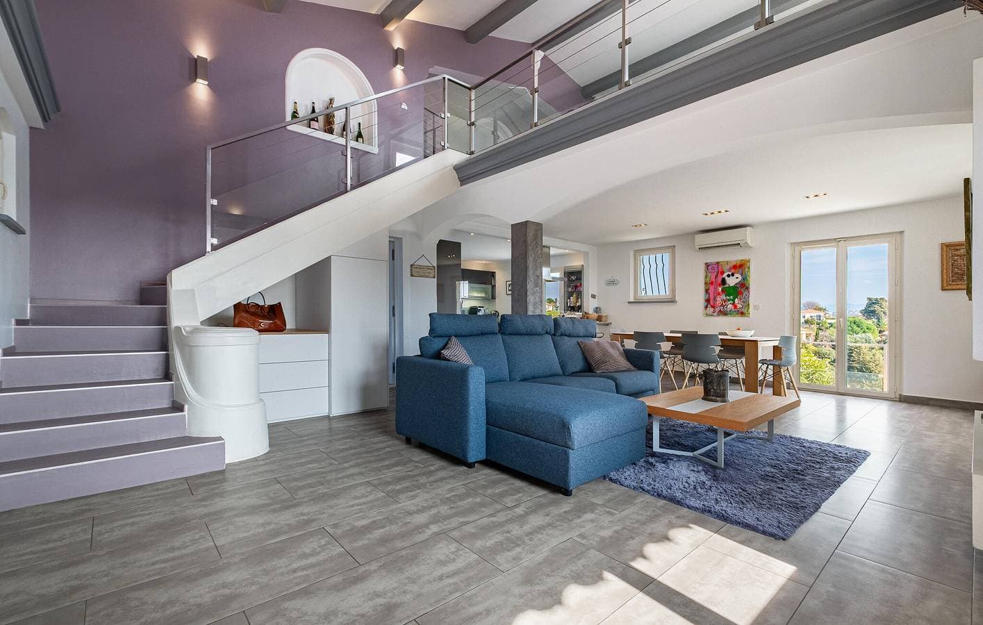 Foto 3 von 40: Luftiges Apartment mit Klimaanlage, Parkplatz, Pool und Fluss