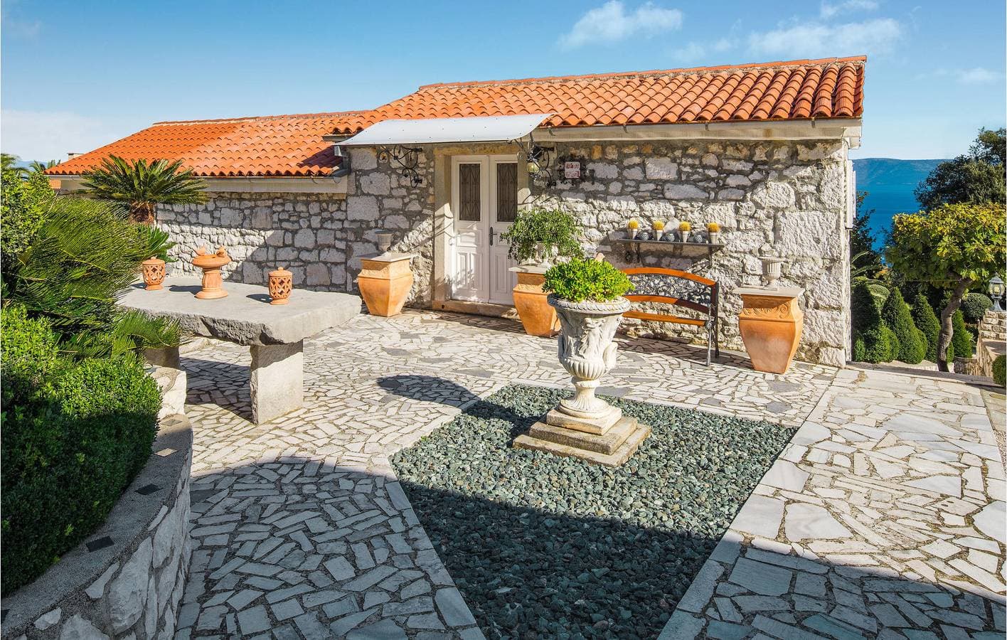 Foto 4 von 25: Gemütliche Ferienwohnung mit Meerblick, Terrasse und Garten – 1,5 km vom Strand entfernt
