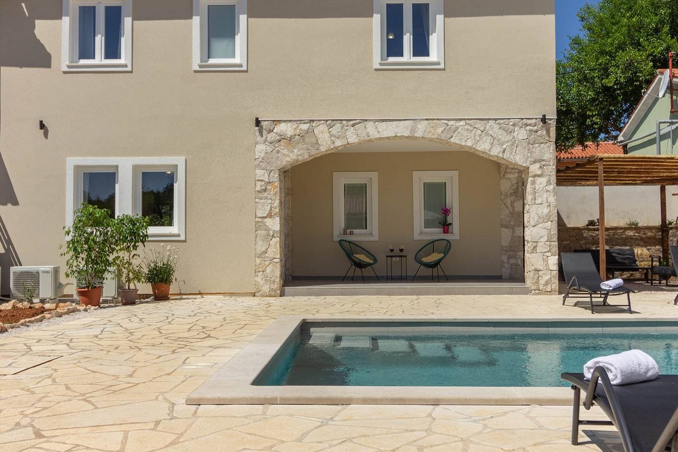 Foto 4 von 46: Villa für 7 Personen mit Pool