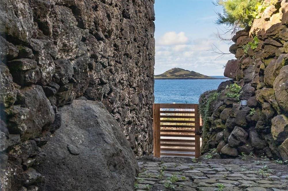 Foto 9 von 30: Ferienhaus 'Casa de Pedra' mit Meerblick, privater Terrasse und WLAN