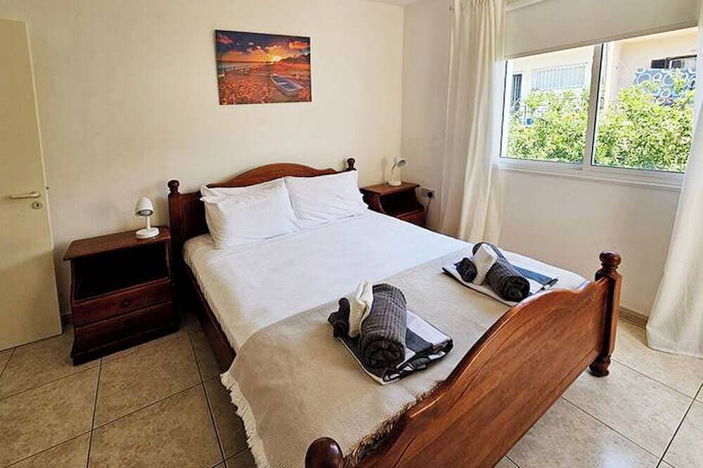 Foto 2 von 21: Calm Seaview Nest in Peyia - Unwind, Relax & Enjoy Stunning SeaView of Coral Bay