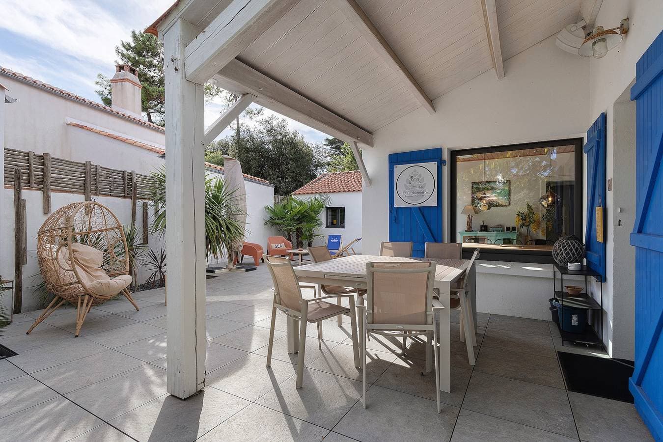 Foto 3 von 32: Ferienhaus 'Maison familiale' mit direktem Strandzugang, Terrasse, Garten und WLAN