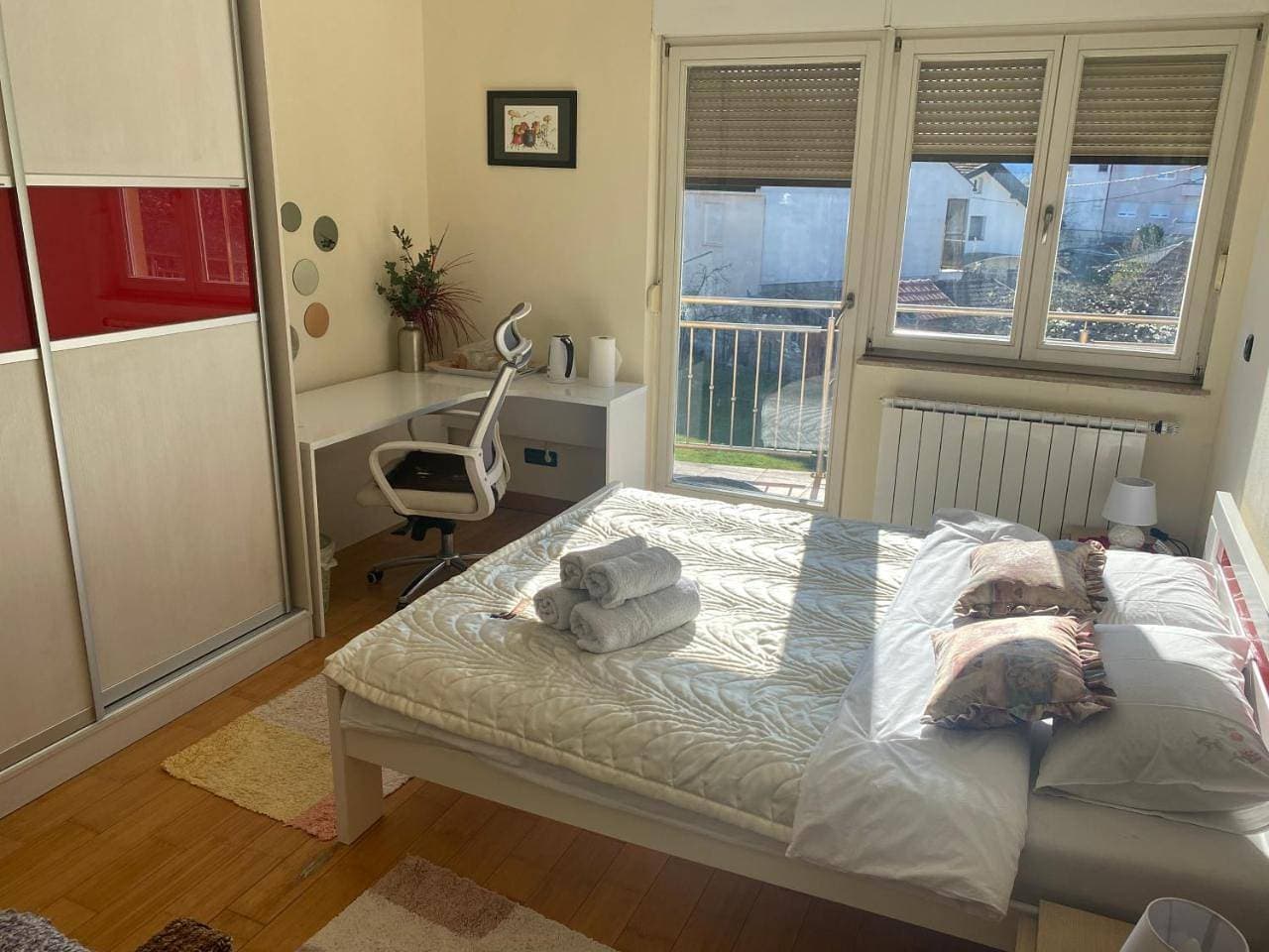 Foto 13 von 34: Double Room with Balcony