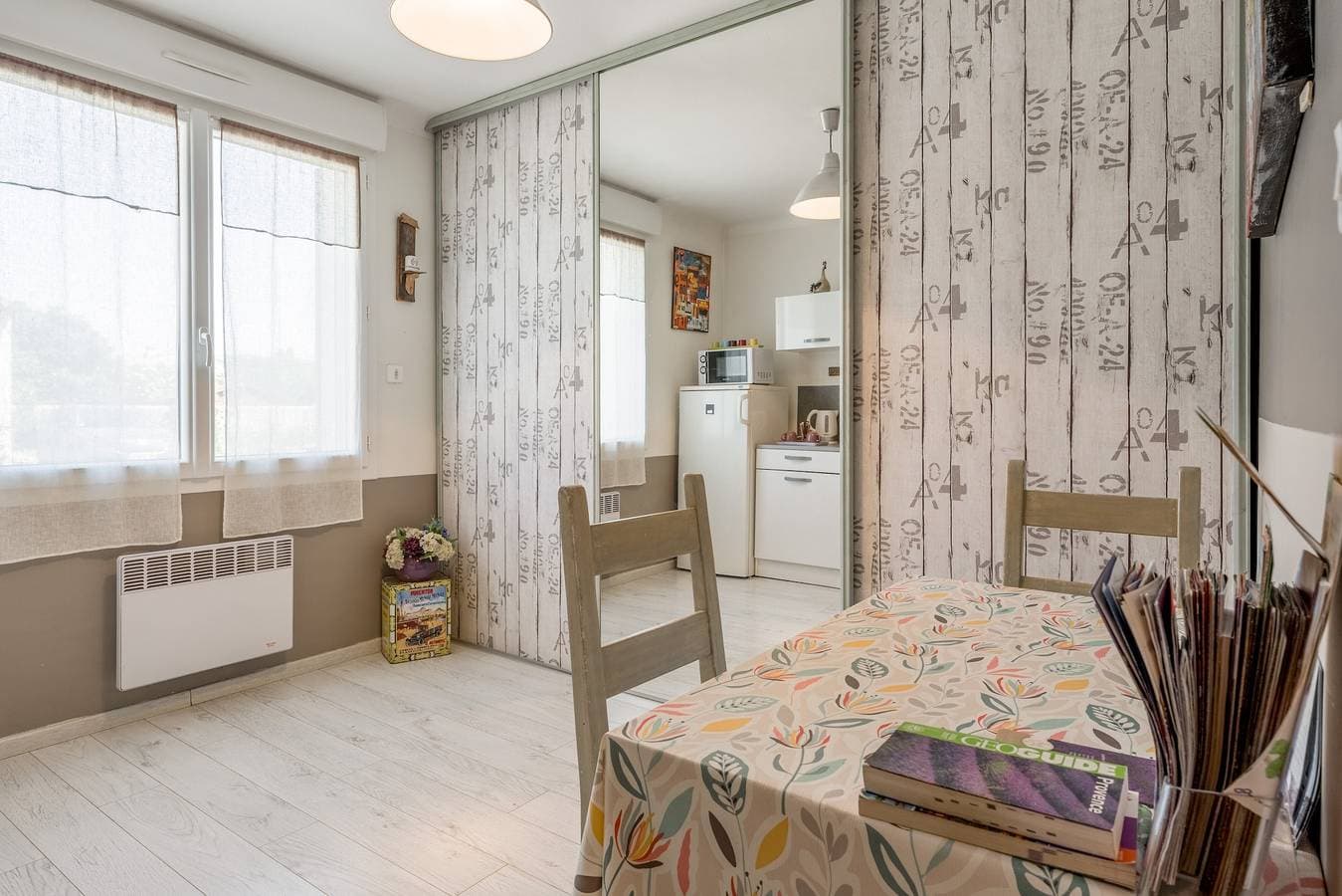 Foto 9 von 25: Bed & Breakfast 'Fleur De Garance' mit Gemeinschaftspool, privater Terrasse und WLAN