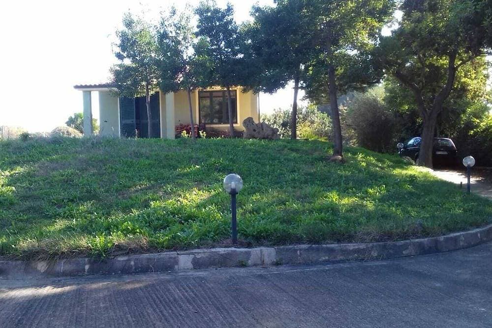 Cottage in the countryside 10 min. from the beach 1