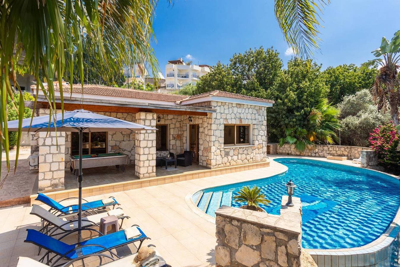 Foto 2 von 25: Villa für 6 Personen mit Balkon