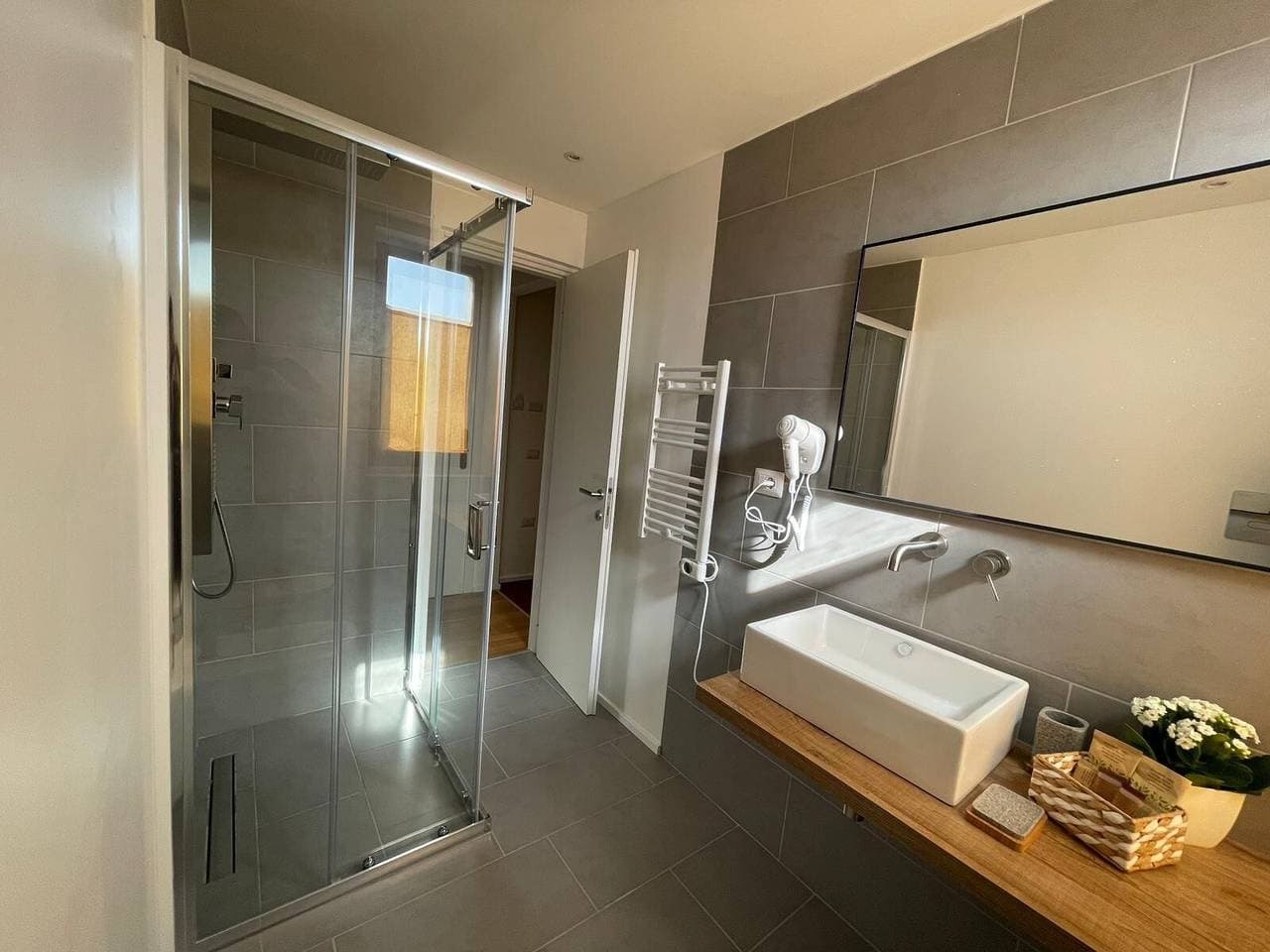 Foto 5 von 21: Zimmer 'Camera Deluxe' mit WLAN und Klimaanlage