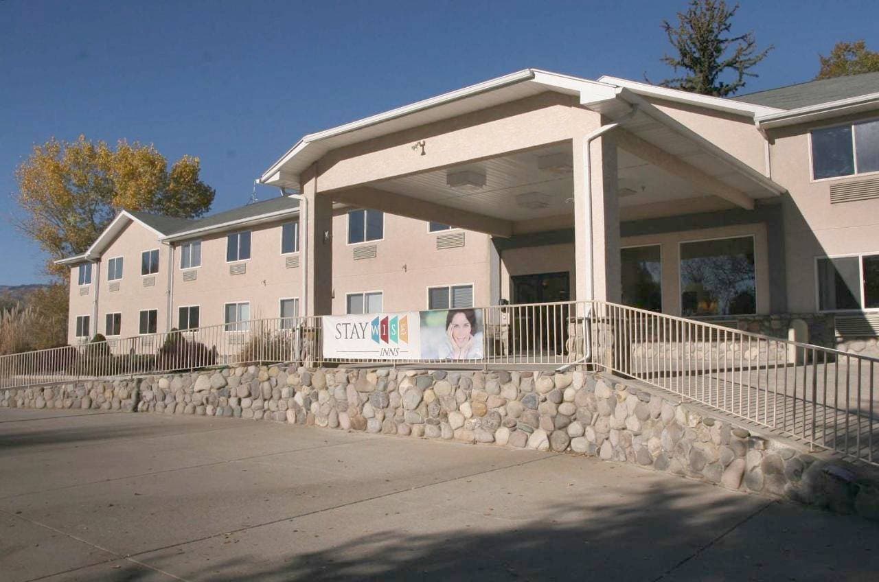 Stay Wise Inn Cedaredge 1