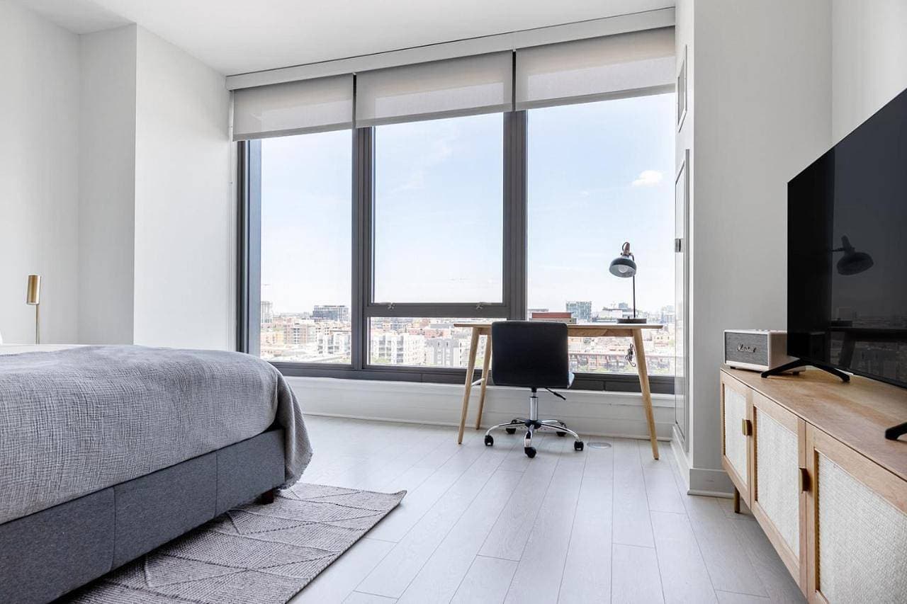 W Loop Studio w Gym Pool Coworking nr UIC CHI-396 1