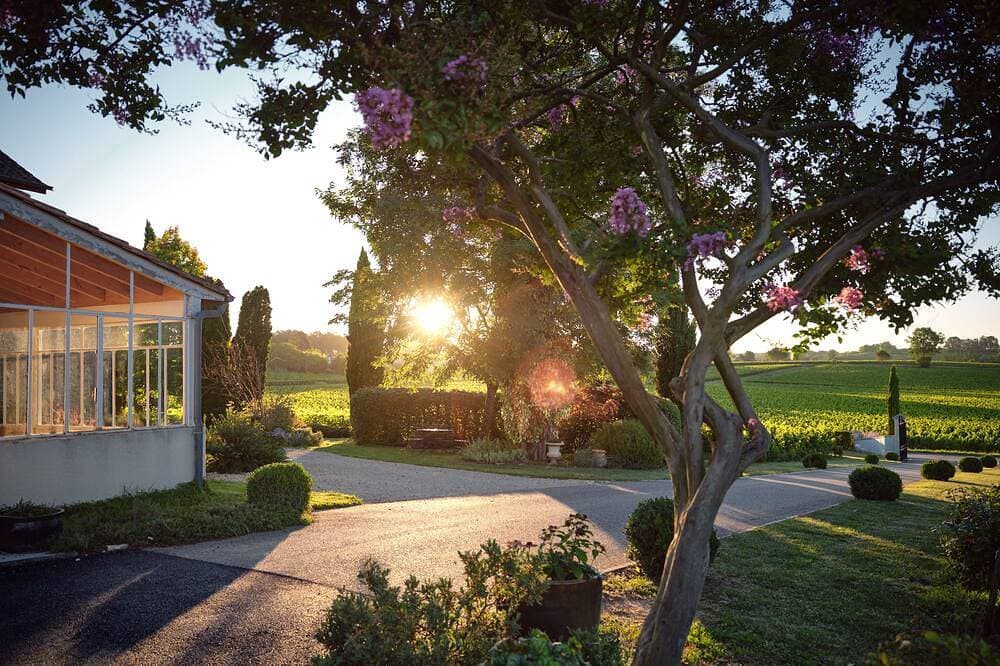 Foto 7 von 27: Renovated Stone House with Garden in the Heart of the Saint-Émilion Vineyards