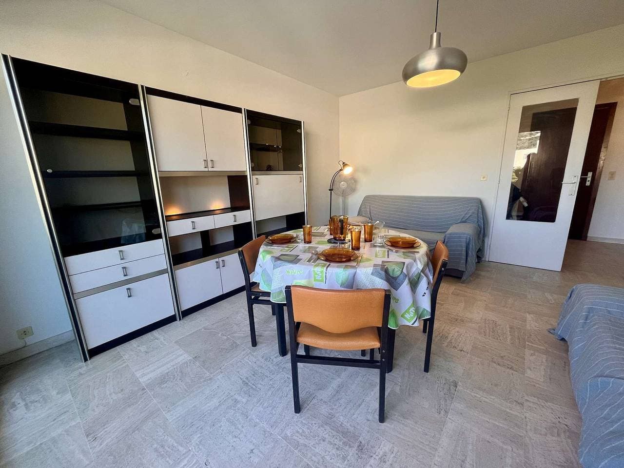 Foto 3 von 17: Cavalaire: 2-Zimmer-Wohnung, 300m zum Strand, Klimaanlage, Balkon