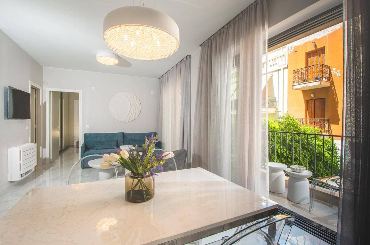 Oikos luxury central apartment 1