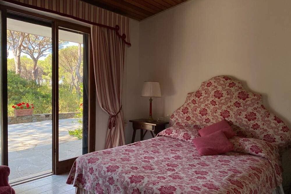 Foto 2 von 30: Villa in Roccamare mit 6 Schlafzimmern 14 Schlafplätzen