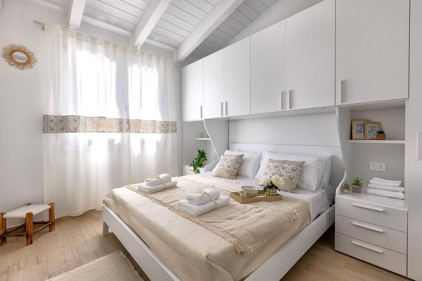 Foto 10 von 34: Bella Vista Paduledda – Modernes Apartment mit Meerblick und großer Terrasse
