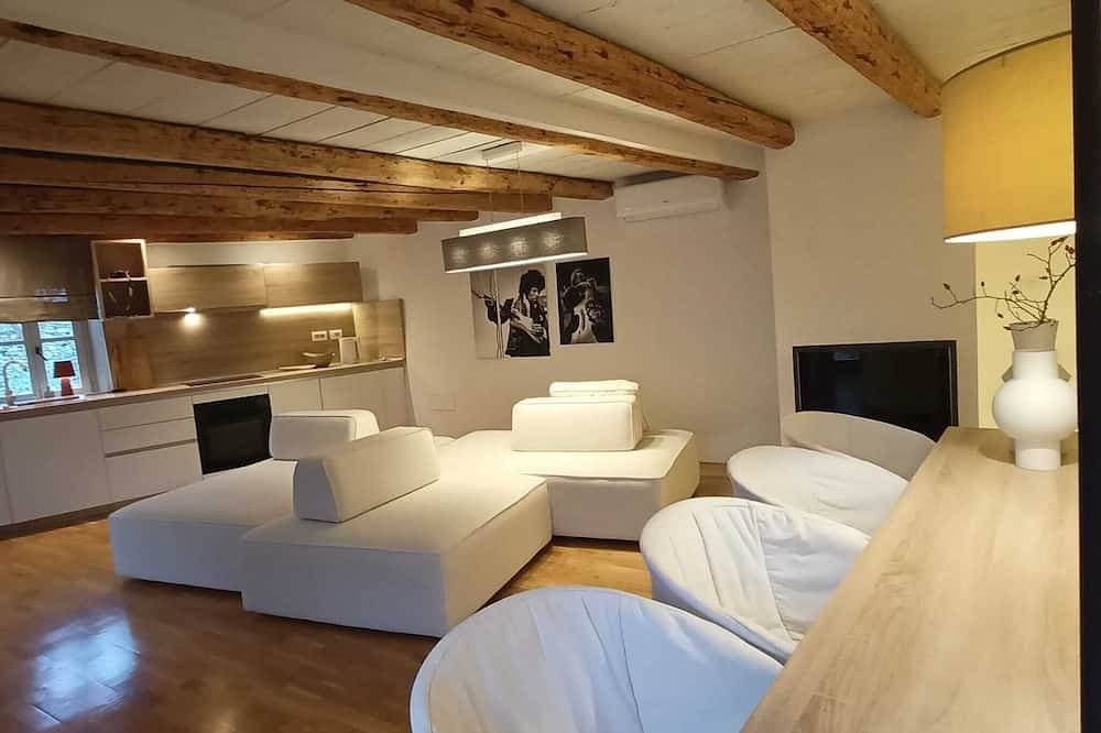 Foto 9 von 30: Cozy and modern remodeled Istrian villa with pool and a separate lounge area.