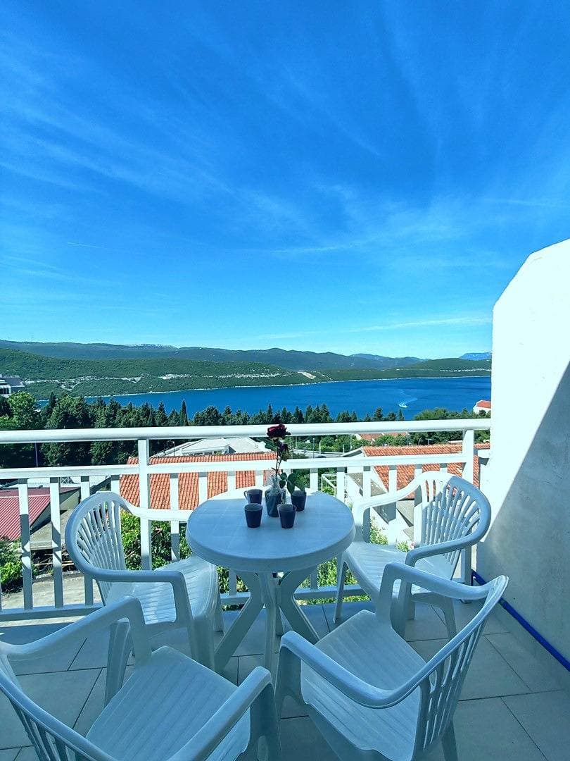 Foto 12 von 12: Ferienwohnung für 5 Personen mit Balkon/Terrasse