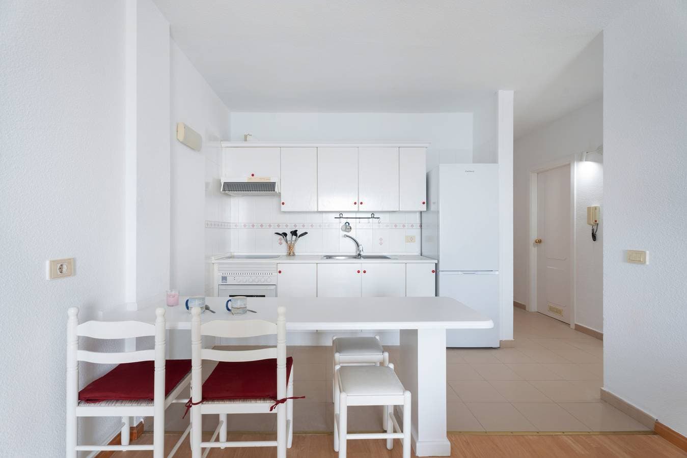 Foto 5 von 28: Urlaub 'Bajamar Seaview' mit Meerblick, Gemeinschaftspool und Wi-Fi