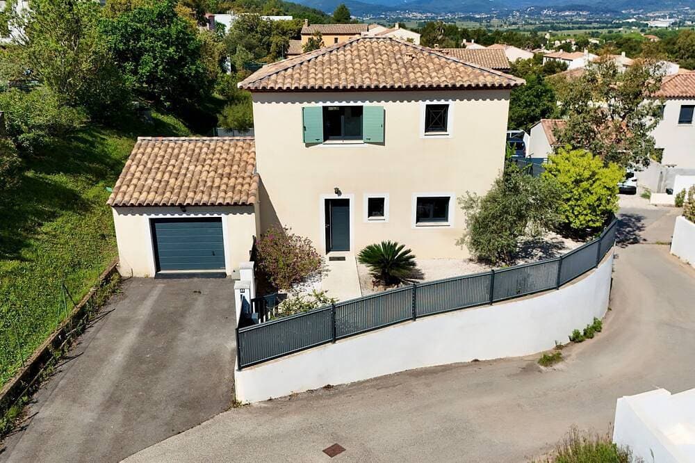 Foto 11 von 30: Charming 3-star villa of 110m2 with swimming pool 20' from the sea in a quiet location