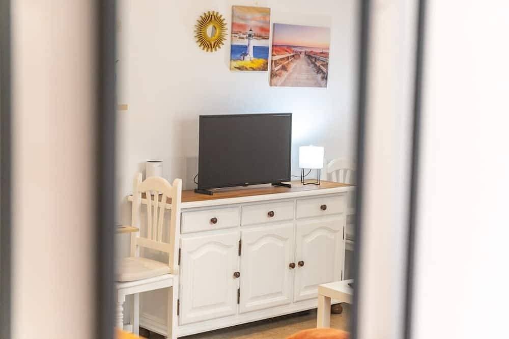 Foto 7 von 12: Loft with Andalusian Patio, 5 min from the beach and in the historic centre.
