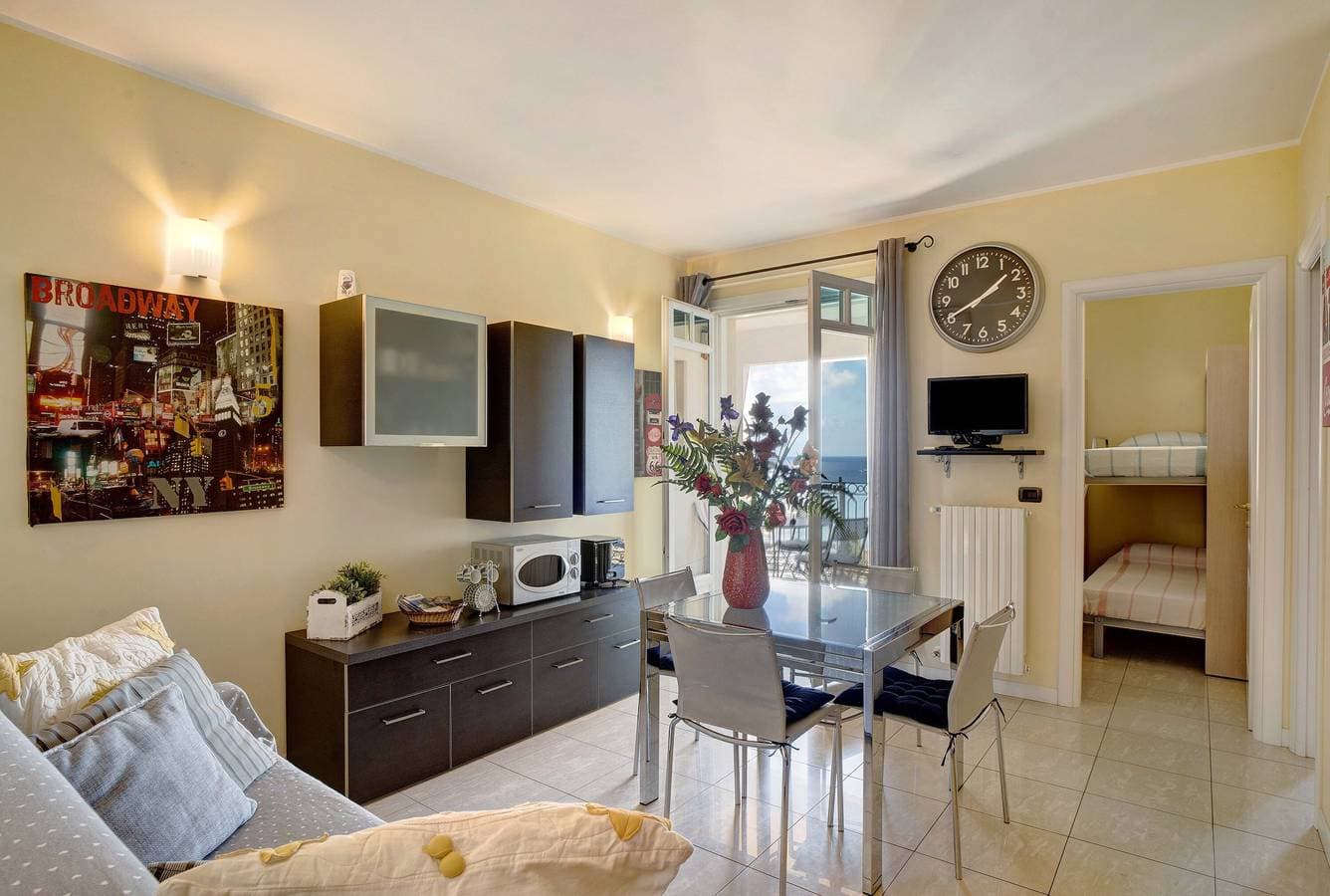 Foto 7 von 21: Ferienwohnung "Miradore" mit Meerblick, WLAN, Klimaanlage, Balkon & Terrasse