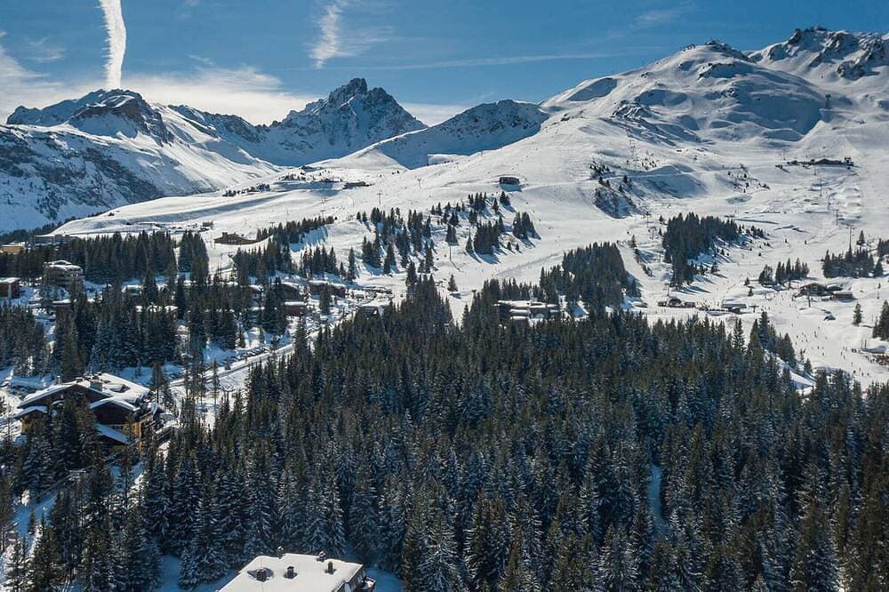 Foto 11 von 15: Charmante Ski-in-Ski-out-Wohnung mit Südbalkon in Courchevel 1850