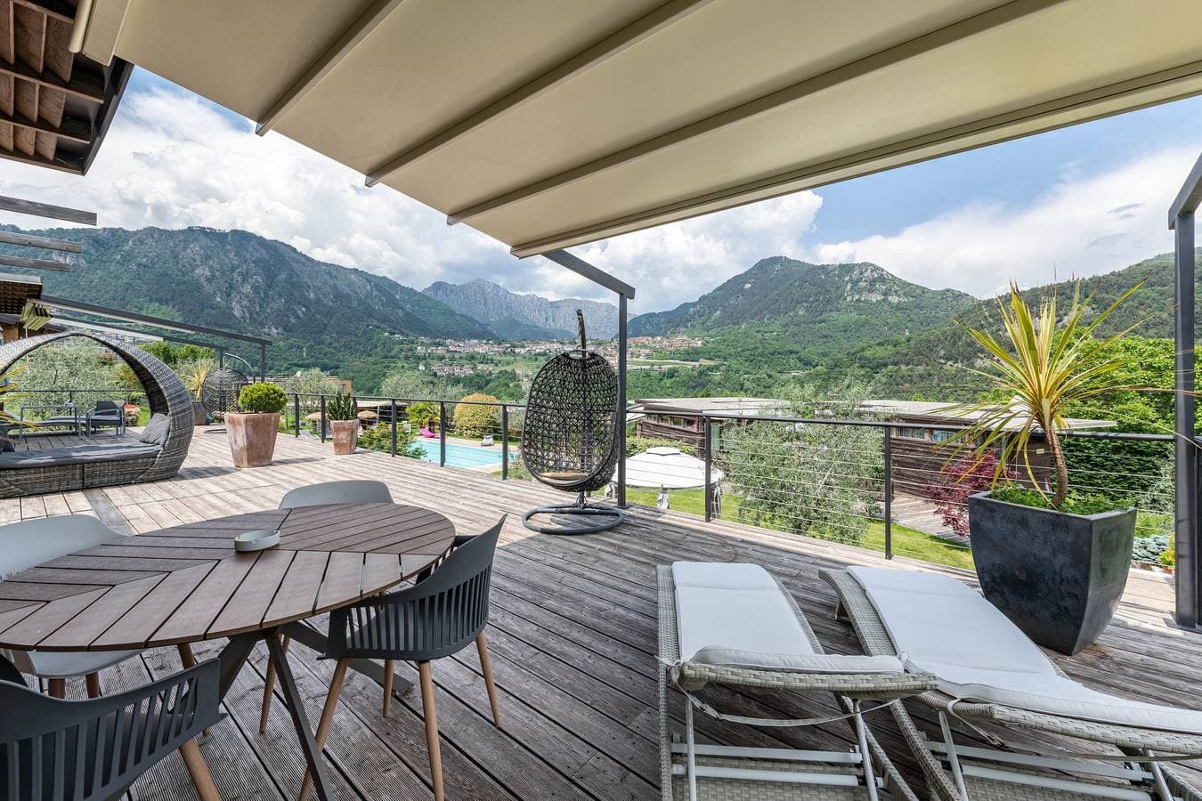 Foto 4 von 34: Mit Panoramablick in den Hügeln – Apartment GeoResort A2