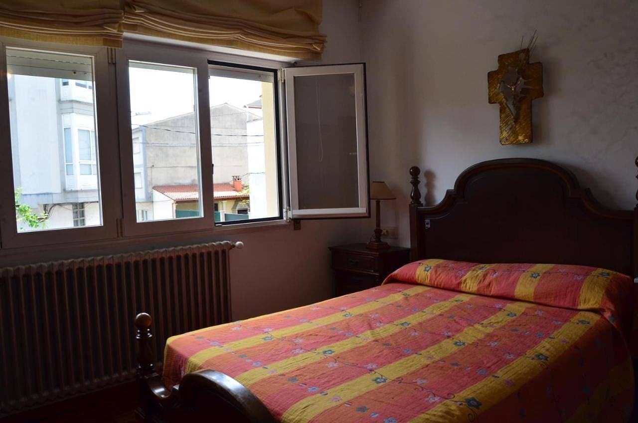 Foto 4 von 16: Three-Bedroom House
