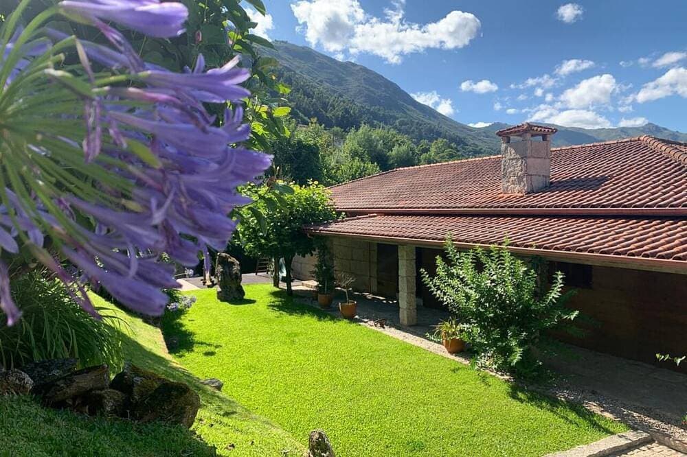 Villa in the heart of the Parque Natural do Geres in Portugal with private swimming pool 1