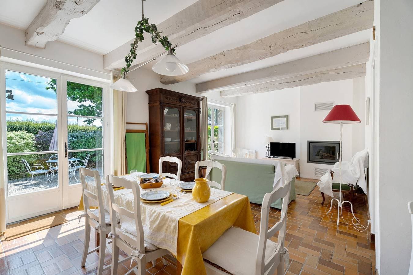 Foto 6 von 35: Ferienhaus „La Ville Es Anougiers“ mit privater Terrasse, Garten und WLAN