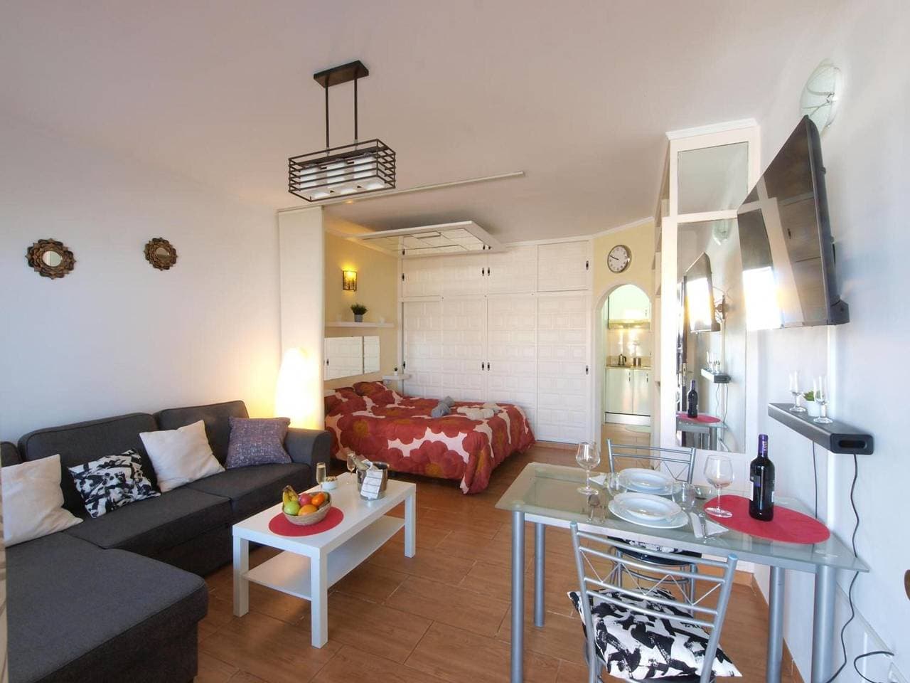 Foto 8 von 40: Ferienwohnung 'Blue Horizon' mit Meerblick, Gemeinschaftspool und WLAN