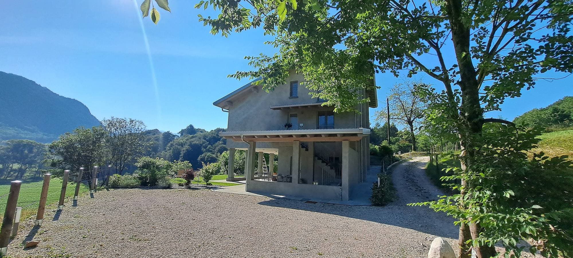 Foto 11 von 33: Ferienhaus 'Appartamento Indaco' mit Bergblick, privater Terrasse und Wi-Fi
