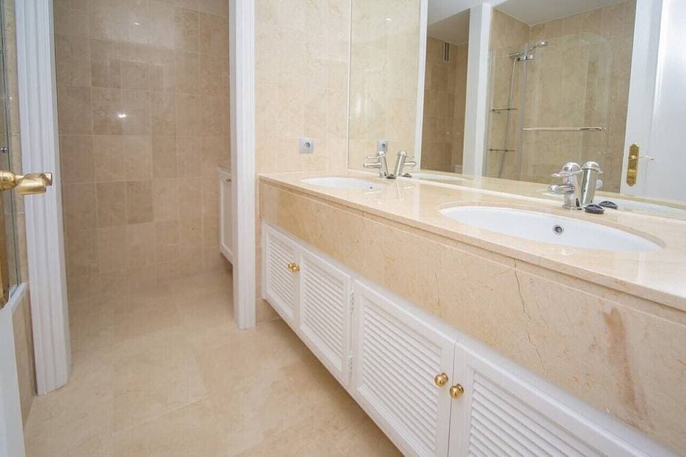 Foto 4 von 30: Modernes, renoviertes Apartment mit 2 Betten und 2 Bädern, hervorragendem Meer- und Golfblick