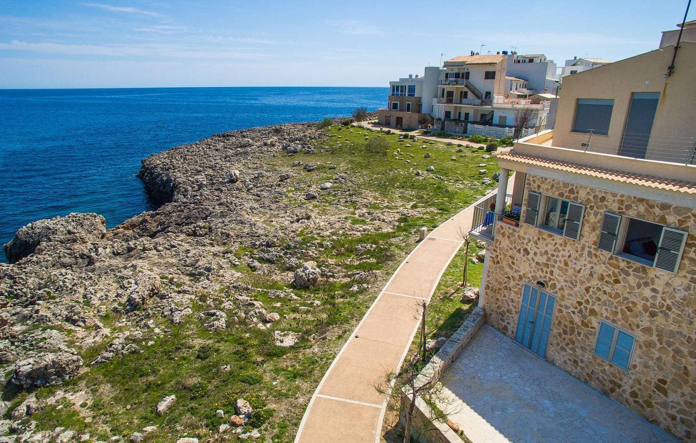 Foto 12 von 27: Meerblick-Apartment mit Terrasse, Küche, WiFi | 900m zum Strand