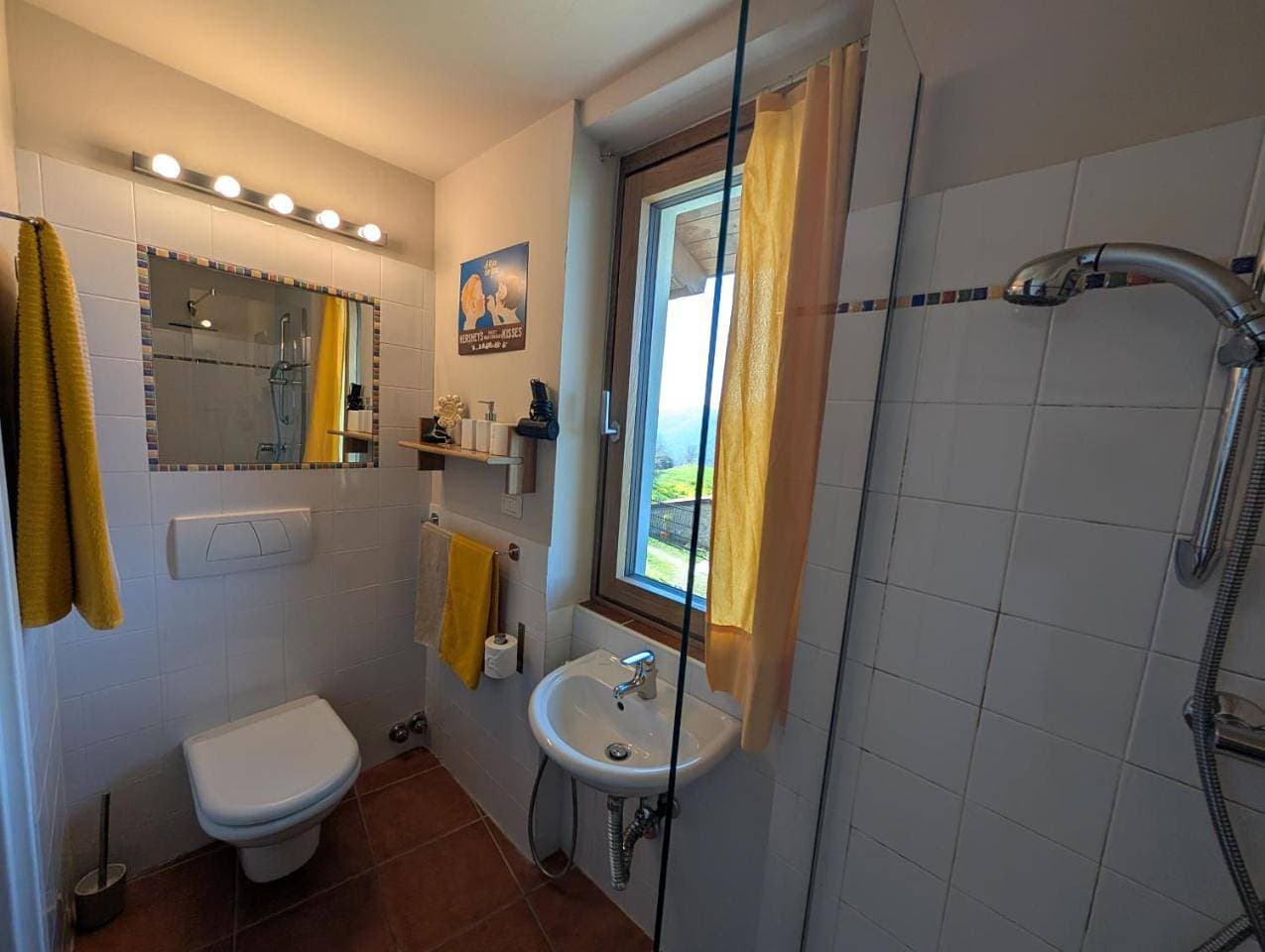 Foto 8 von 13: Double Room with Balcony