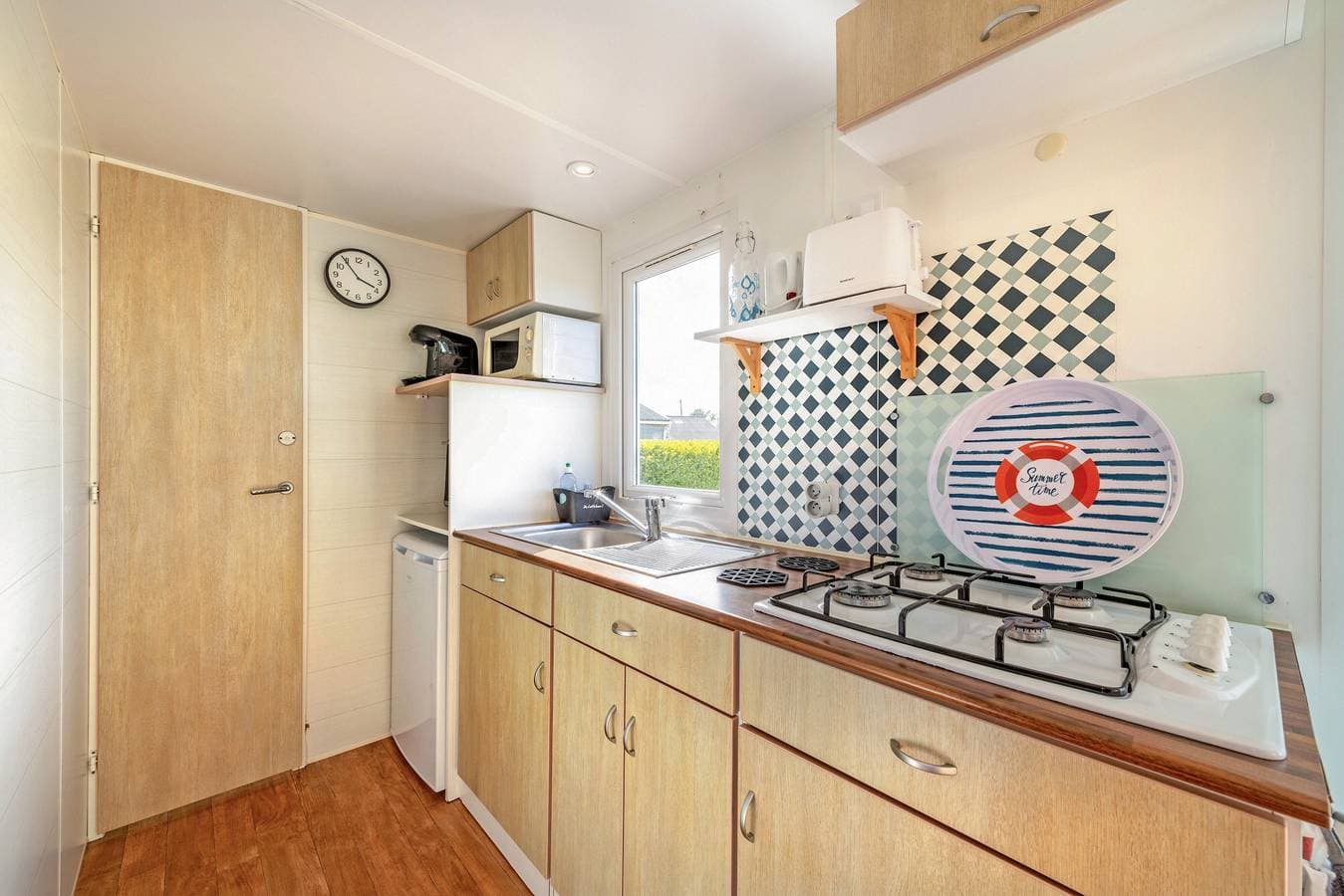 Foto 8 von 24: Mobilheim 'Ty Reuniou' mit Meerblick, privater Terrasse und eigenem Garten