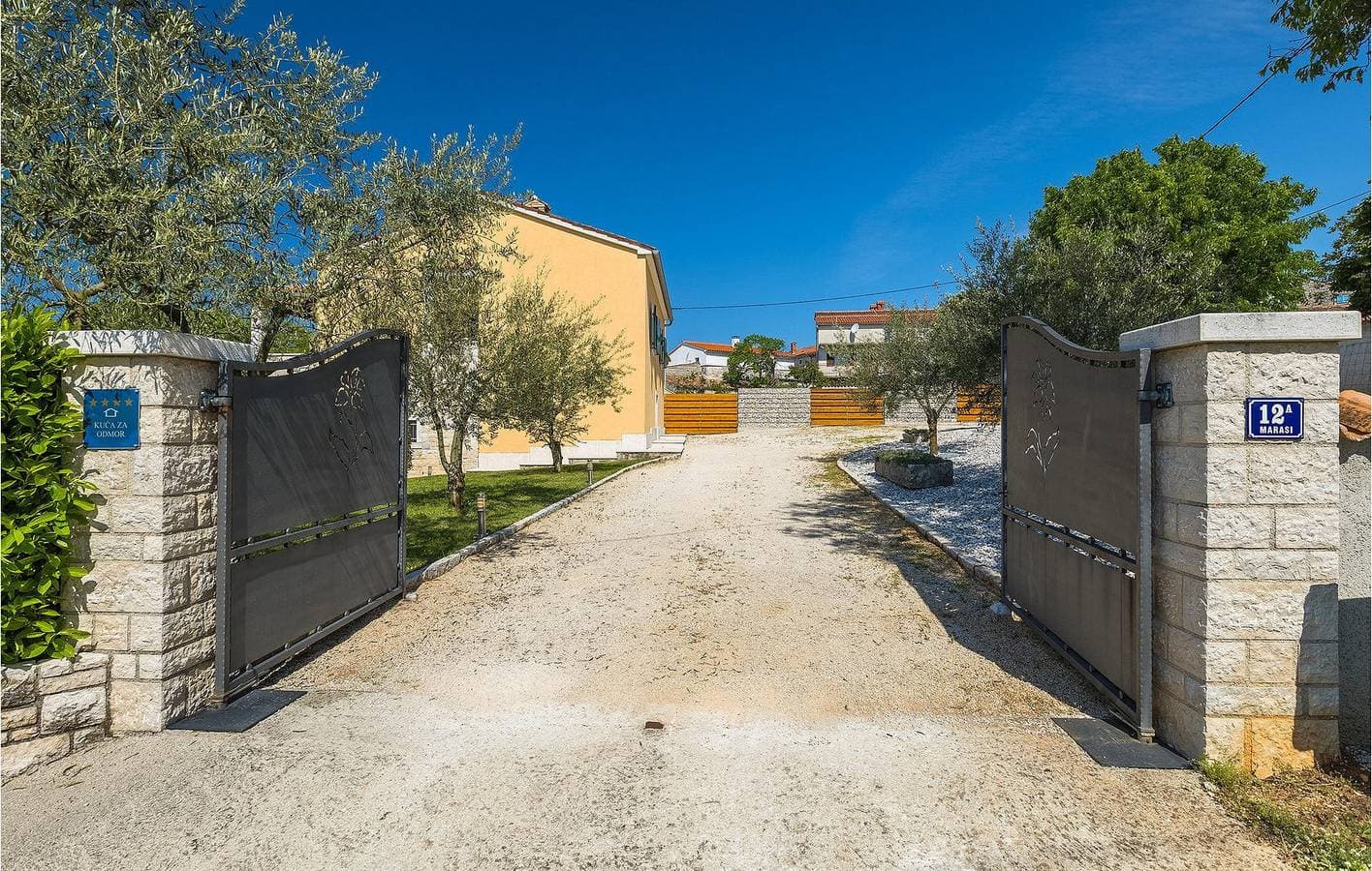 Foto 4 von 58: Gemütlich, nur 2 km von der Küste entfernt: Pool, Klimaanlage, WLAN, Waschmaschine und Parkplatz – der perfekte Urlaubsort!
