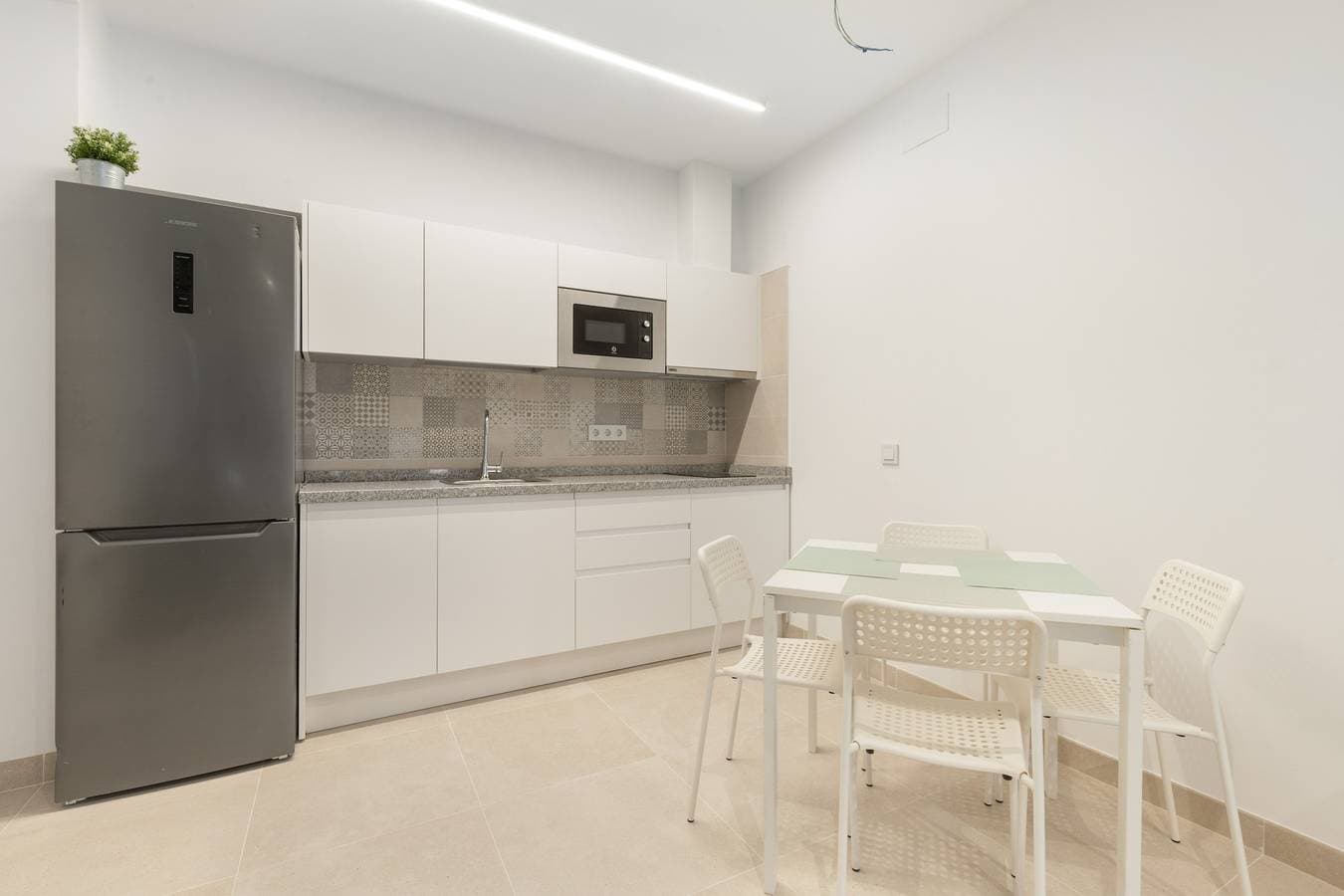 Foto 8 von 21: Ferienwohnung 'Zimmer 2' mit WLAN und Klimaanlage