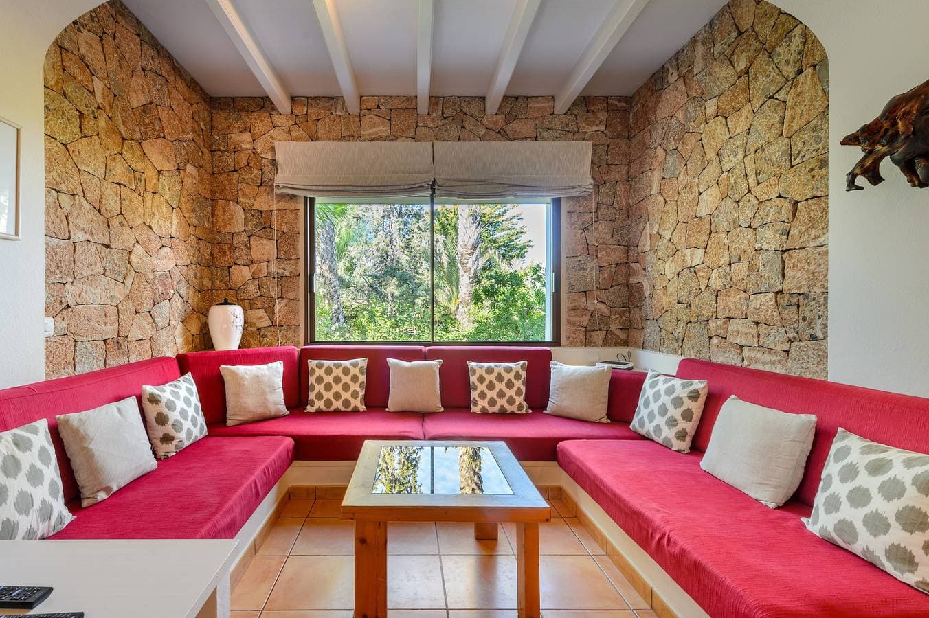 Foto 8 von 35: Wunderschöne Villa La Vila mit Pool, Garten, Terrassen und Klimaanlage