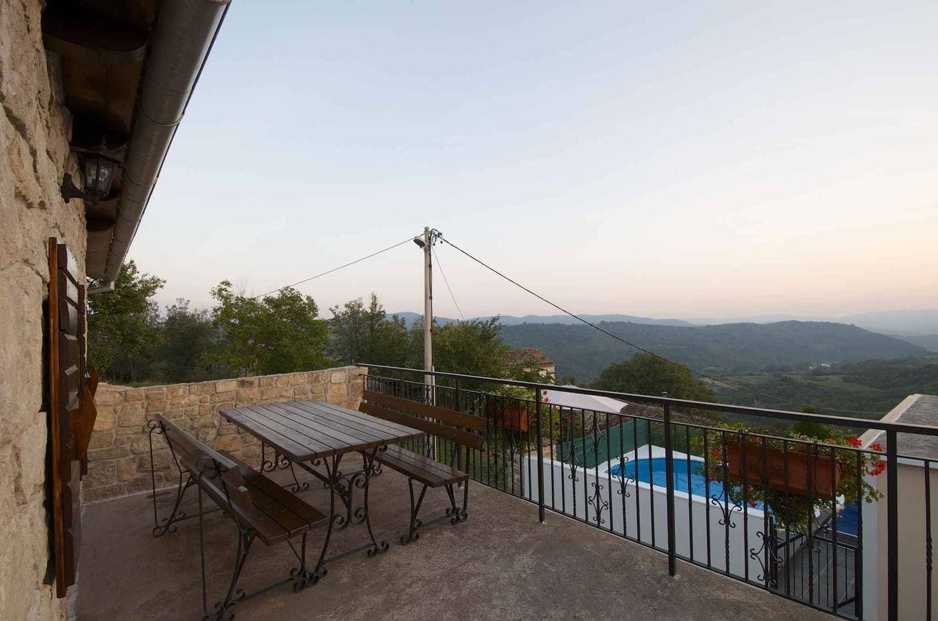 Foto 6 von 25: Ferienhaus in ruhiger Lage mit Pool