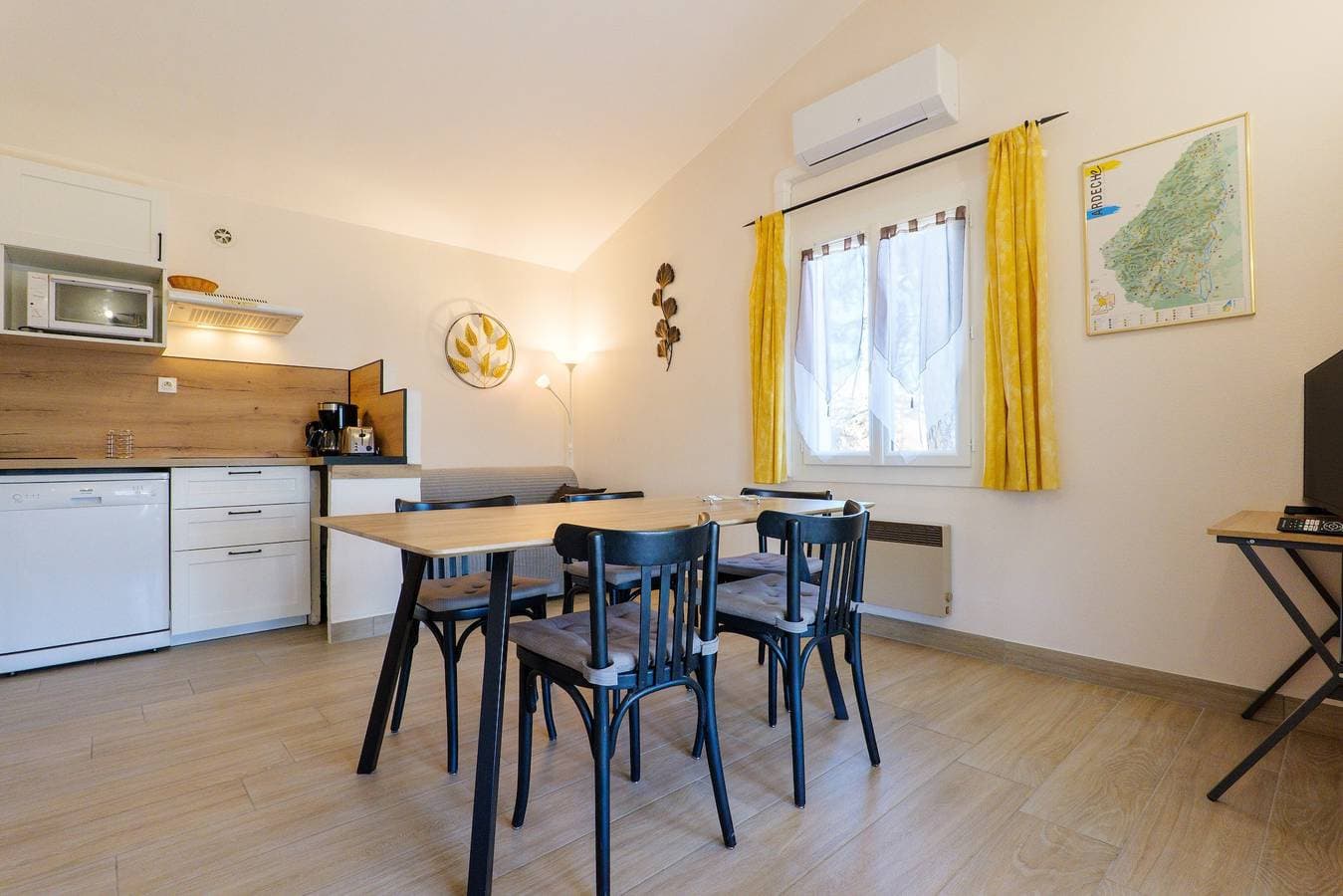 Foto 5 von 31: Gîte Le Micocoulier La Fontinelle – Panorama, Pool & Komfort in der Ardèche