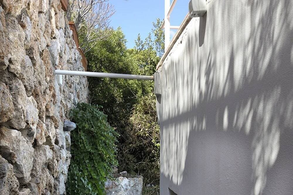 Foto 11 von 25: Die Villa befindet sich über dem Meer, direkter Zugang zum Meer mit einem herrlichen Blick gelegen