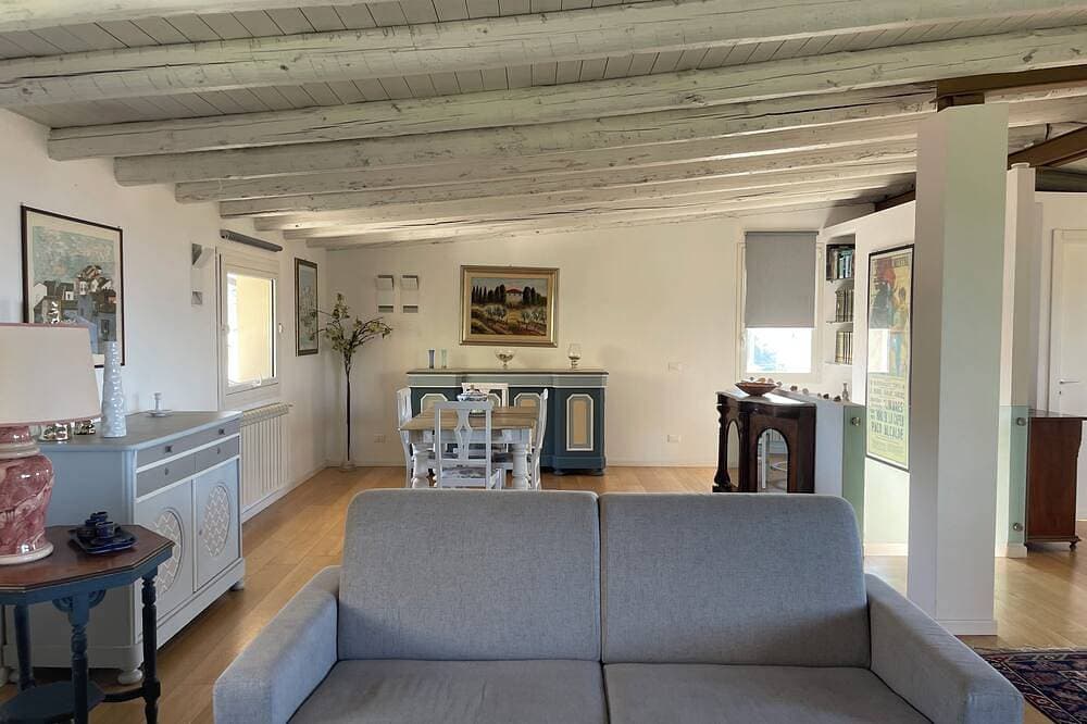 Foto 9 von 30: Marinella Home & Sea: Terrace with Ocean View & Comfort in Sferracavallo (Sleeps 8)