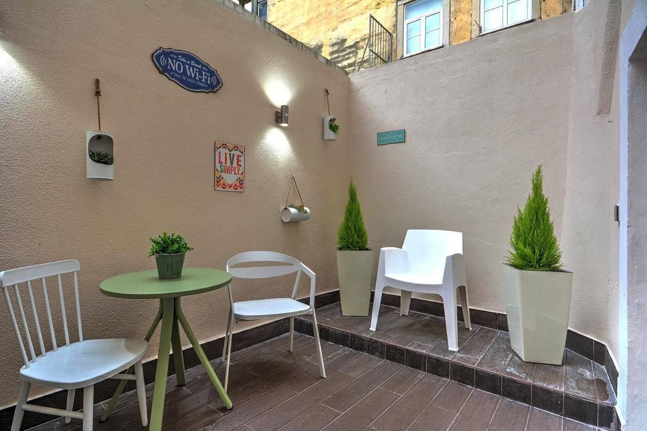 Traditional Apartment with a Terrace, AC and Fast Internet 1