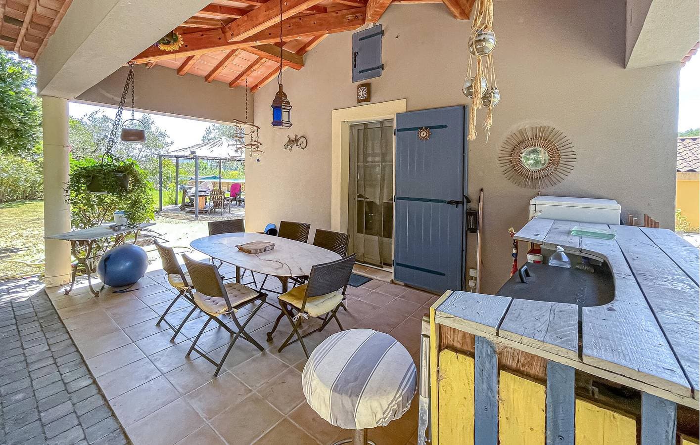 Foto 7 von 44: Geräumige Ferienwohnung mit Pool, WLAN und Terrasse in der Nähe von Miramas und Saint-Chamas